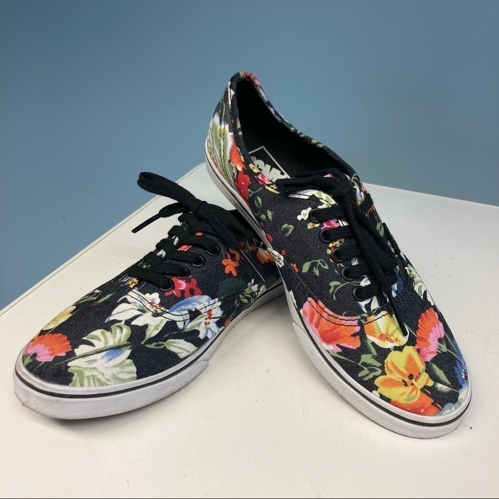 VANS OFF THE WALL Sz 7 Floral Sneakers Like New Condition Sz 7 W Sz 5.5 M